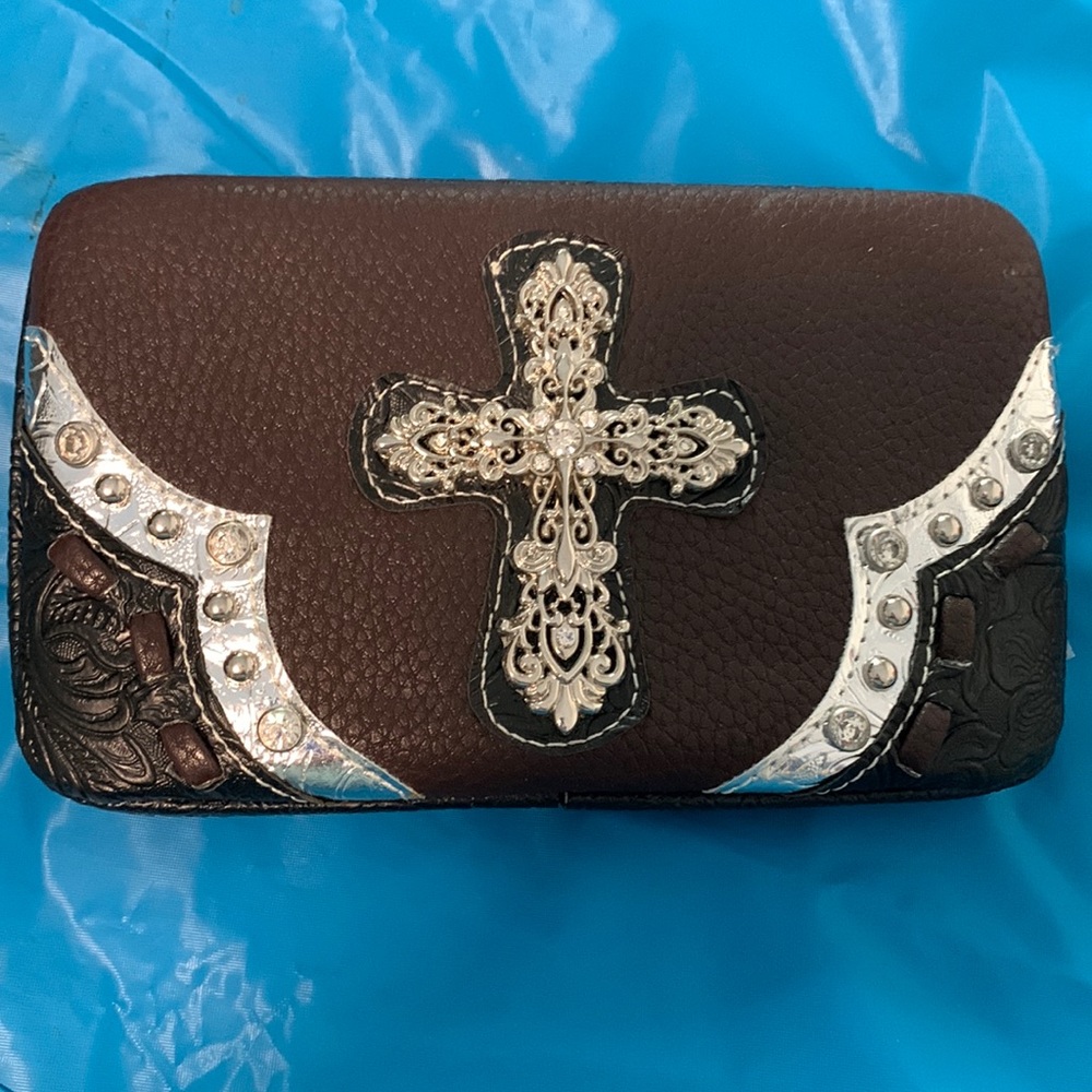 Womens wallet w/ rhinestones and cross new without tags